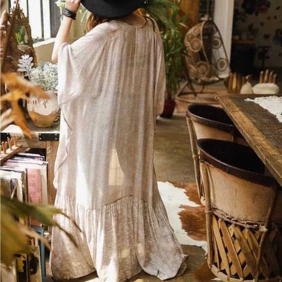 125. LAST 1! Stunning Maxi Long Flowy Prairie Oversized Bohemian Paisley Kimono - Picture 5 of 6